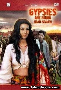 Табор уходит в небо (1976) aka Queen of the Gypsies aka Cigani lete u nebo