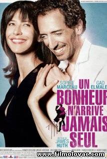 Happiness Never Comes Alone Aka Un bonheur n'arrive jamais seul (2012)